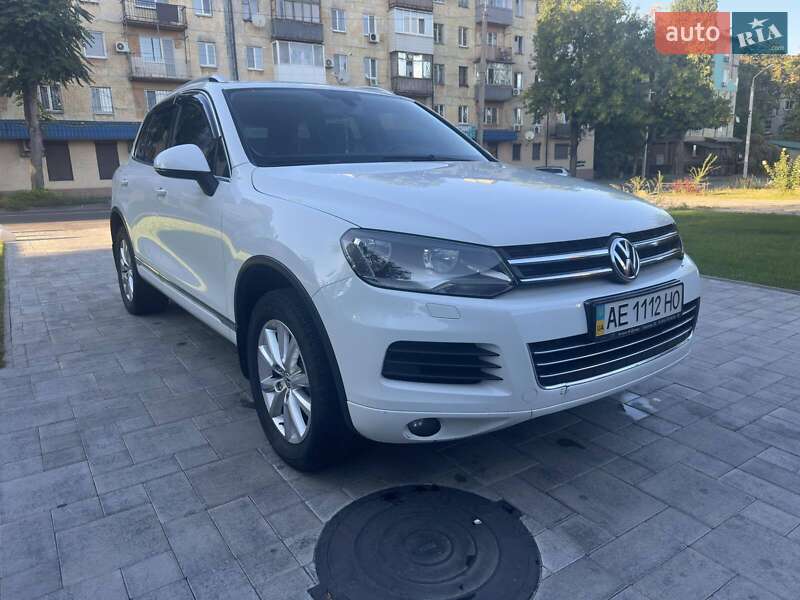 Позашляховик / Кросовер Volkswagen Touareg 2012 в Дніпрі