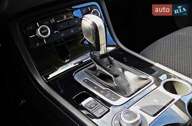 Внедорожник / Кроссовер Volkswagen Touareg 2015 в 