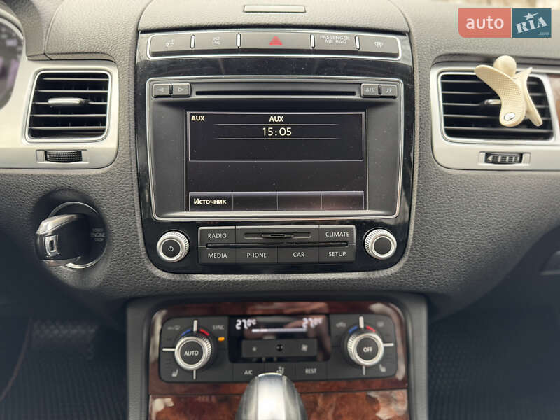 Внедорожник / Кроссовер Volkswagen Touareg 2015 в Александрие