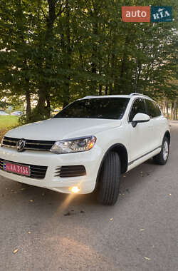 Внедорожник / Кроссовер Volkswagen Touareg 2011 в Львове
