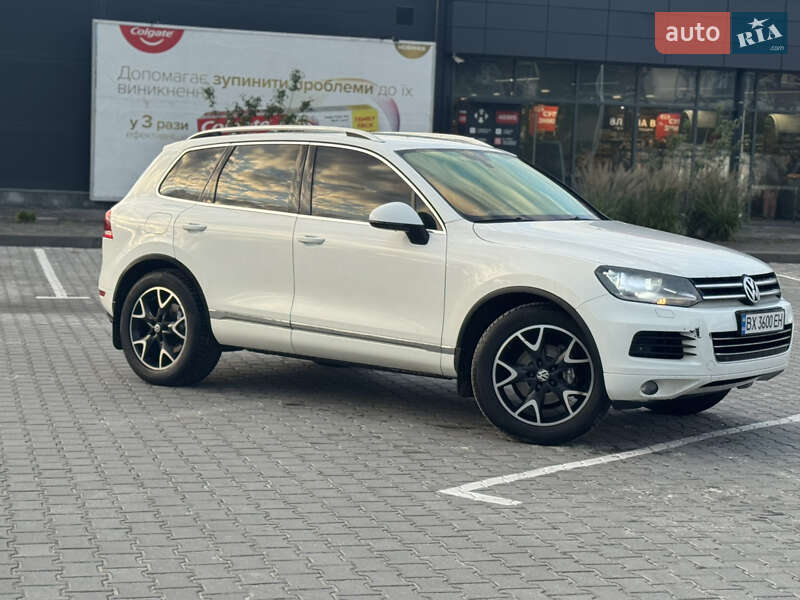 Внедорожник / Кроссовер Volkswagen Touareg 2012 в Хмельницком