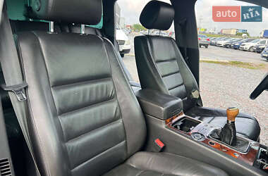 Внедорожник / Кроссовер Volkswagen Touareg 2004 в 