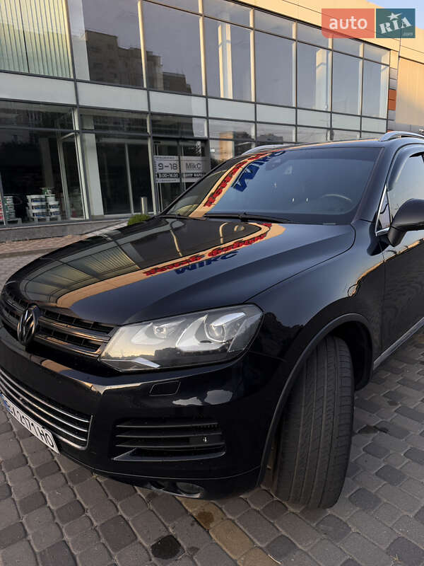 Внедорожник / Кроссовер Volkswagen Touareg 2011 в Хмельницком