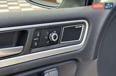 Внедорожник / Кроссовер Volkswagen Touareg 2011 в 