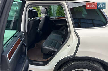 Внедорожник / Кроссовер Volkswagen Touareg 2011 в 