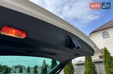 Внедорожник / Кроссовер Volkswagen Touareg 2011 в 