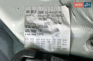 Внедорожник / Кроссовер Volkswagen Touareg 2011 в 