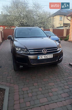 Внедорожник / Кроссовер Volkswagen Touareg 2011 в Черновцах