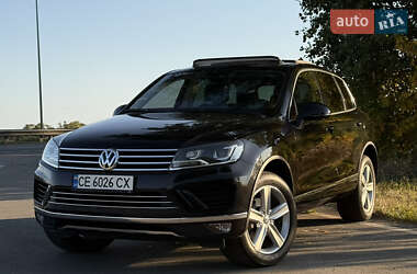 Позашляховик / Кросовер Volkswagen Touareg 2015 в Сумах