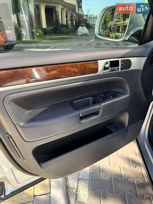 Позашляховик / Кросовер Volkswagen Touareg 2007 в Києві фото 23 Позашляховик / Кросовер Volkswagen Touareg 2007 в Києві