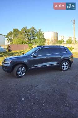 Внедорожник / Кроссовер Volkswagen Touareg 2014 в Полтаве