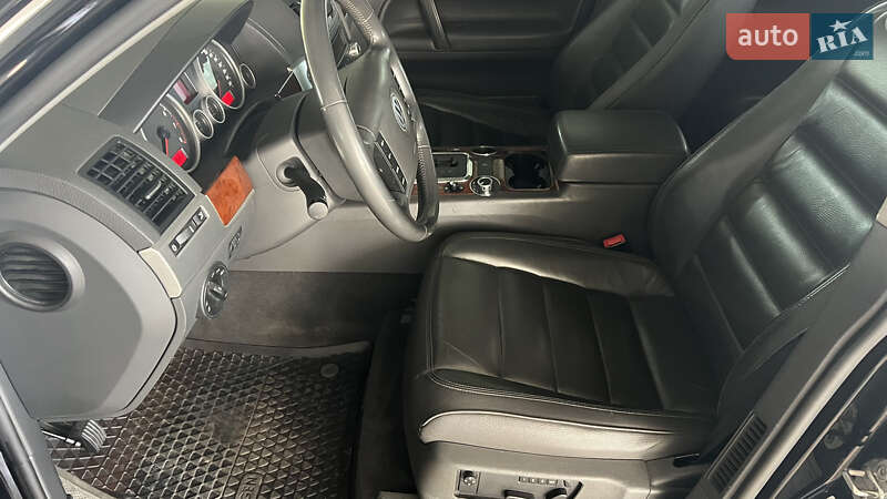 Позашляховик / Кросовер Volkswagen Touareg 2007 в Києві