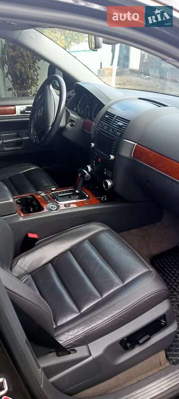 Внедорожник / Кроссовер Volkswagen Touareg 2004 в Умани