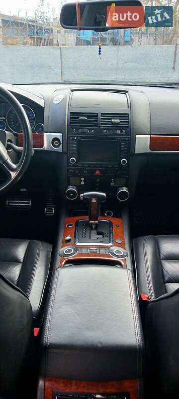 Внедорожник / Кроссовер Volkswagen Touareg 2004 в Умани