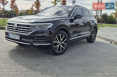 Внедорожник / Кроссовер Volkswagen Touareg 2018 в 