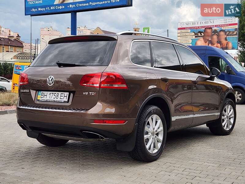 Внедорожник / Кроссовер Volkswagen Touareg 2012 в Виннице