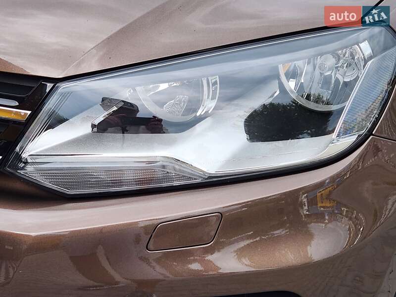 Внедорожник / Кроссовер Volkswagen Touareg 2012 в Виннице