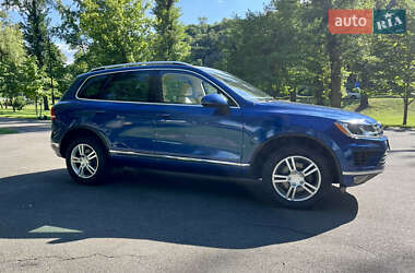 Внедорожник / Кроссовер Volkswagen Touareg 2016 в 