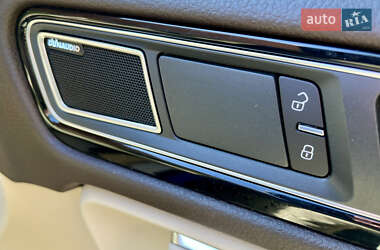 Внедорожник / Кроссовер Volkswagen Touareg 2016 в 