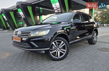Внедорожник / Кроссовер Volkswagen Touareg 2015 в Одессе