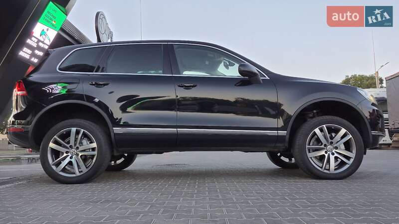 Внедорожник / Кроссовер Volkswagen Touareg 2015 в Одессе