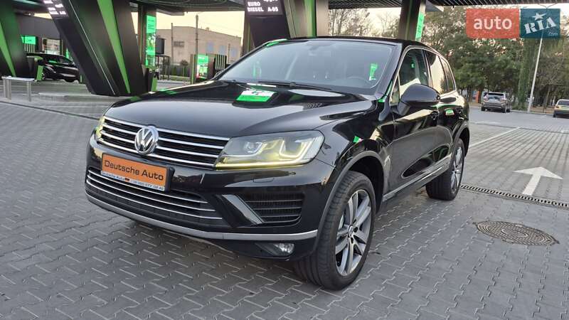 Внедорожник / Кроссовер Volkswagen Touareg 2015 в Одессе