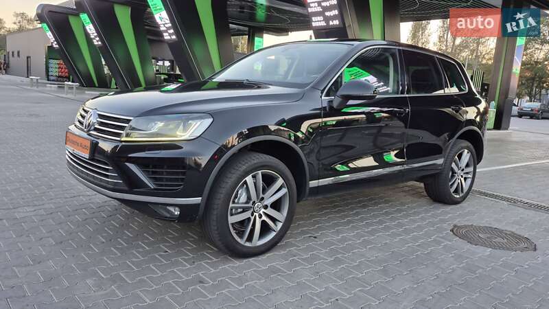 Внедорожник / Кроссовер Volkswagen Touareg 2015 в Одессе
