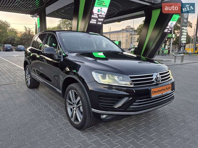 Внедорожник / Кроссовер Volkswagen Touareg 2015 в Одессе