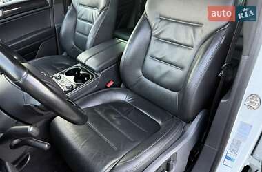 Внедорожник / Кроссовер Volkswagen Touareg 2014 в 