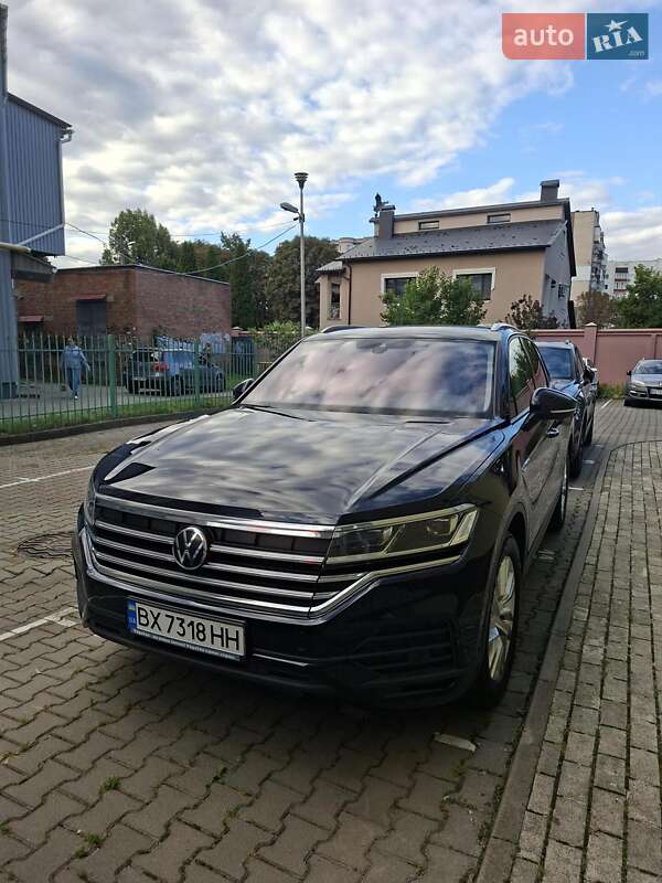 Внедорожник / Кроссовер Volkswagen Touareg 2021 в Хмельницком