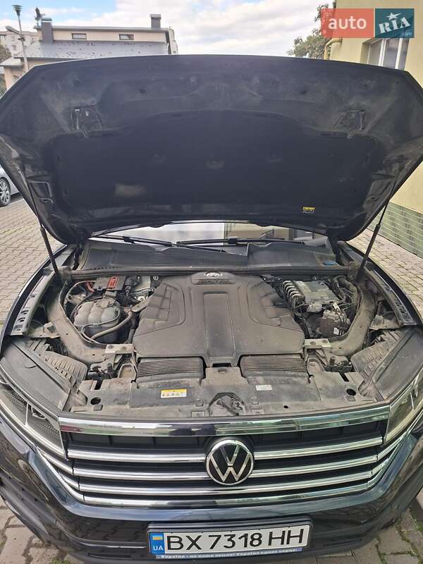 Внедорожник / Кроссовер Volkswagen Touareg 2021 в Хмельницком
