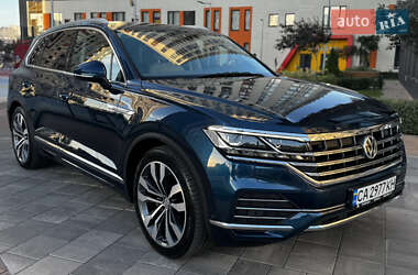 Внедорожник / Кроссовер Volkswagen Touareg 2019 в Киеве