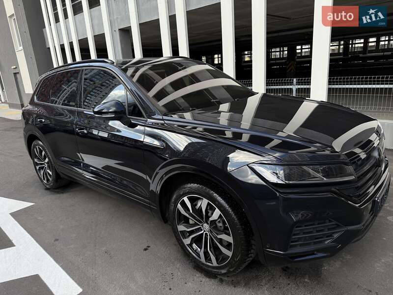 Внедорожник / Кроссовер Volkswagen Touareg 2021 в Киеве
