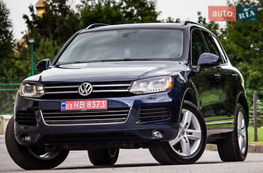 Внедорожник / Кроссовер Volkswagen Touareg 2014 в Львове