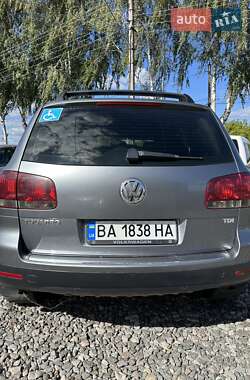 Внедорожник / Кроссовер Volkswagen Touareg 2006 в 
