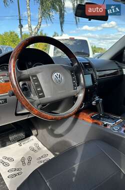 Внедорожник / Кроссовер Volkswagen Touareg 2006 в 