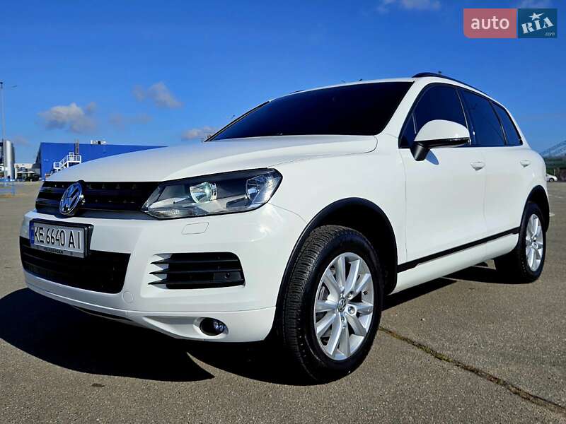 Позашляховик / Кросовер Volkswagen Touareg 2013 в Дніпрі