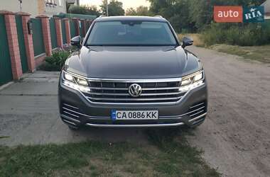Внедорожник / Кроссовер Volkswagen Touareg 2018 в Черкассах