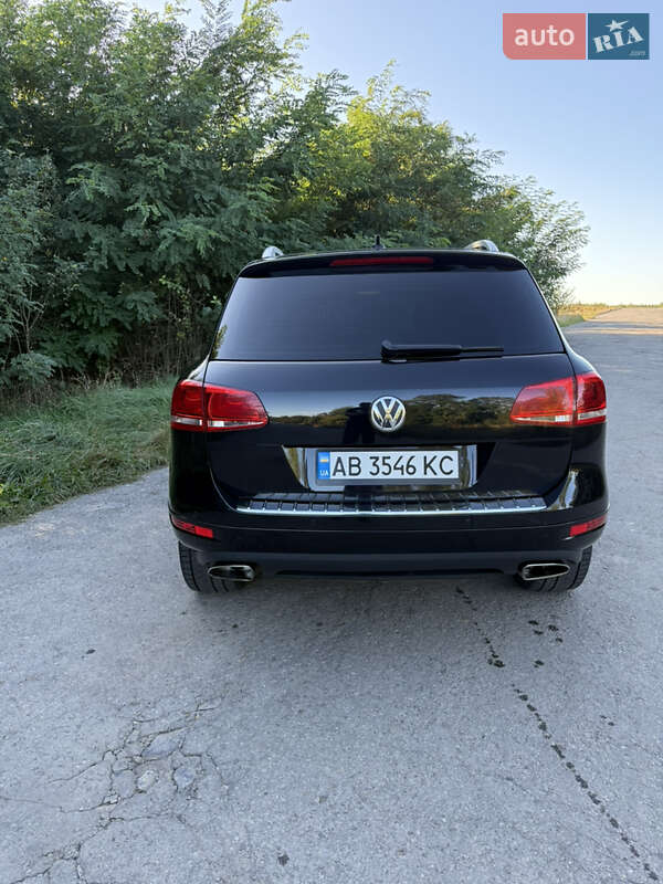 Внедорожник / Кроссовер Volkswagen Touareg 2012 в Баре