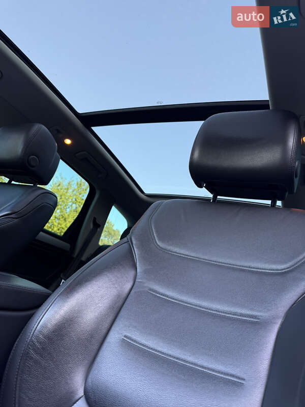 Внедорожник / Кроссовер Volkswagen Touareg 2012 в Баре