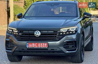 Позашляховик / Кросовер Volkswagen Touareg 2018 в Рівному