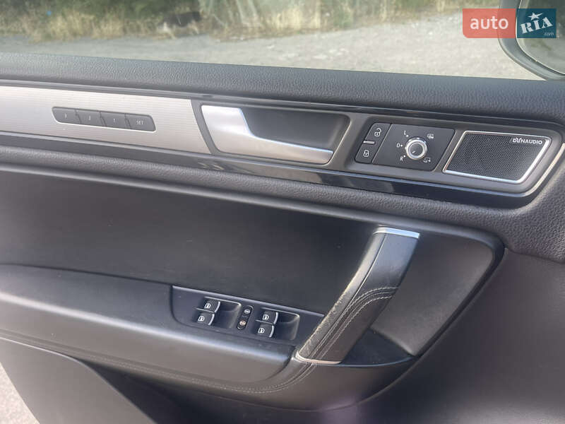 Позашляховик / Кросовер Volkswagen Touareg 2012 в Дніпрі фото 32 Позашляховик / Кросовер Volkswagen Touareg 2012 в Дніпрі