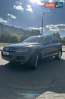 Внедорожник / Кроссовер Volkswagen Touareg 2012 в Черкассах