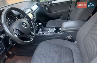 Внедорожник / Кроссовер Volkswagen Touareg 2012 в 