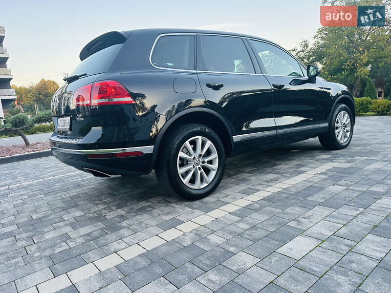Внедорожник / Кроссовер Volkswagen Touareg 2017 в Мукачево