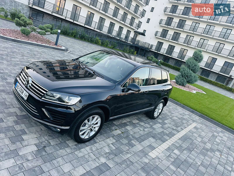 Внедорожник / Кроссовер Volkswagen Touareg 2017 в Мукачево