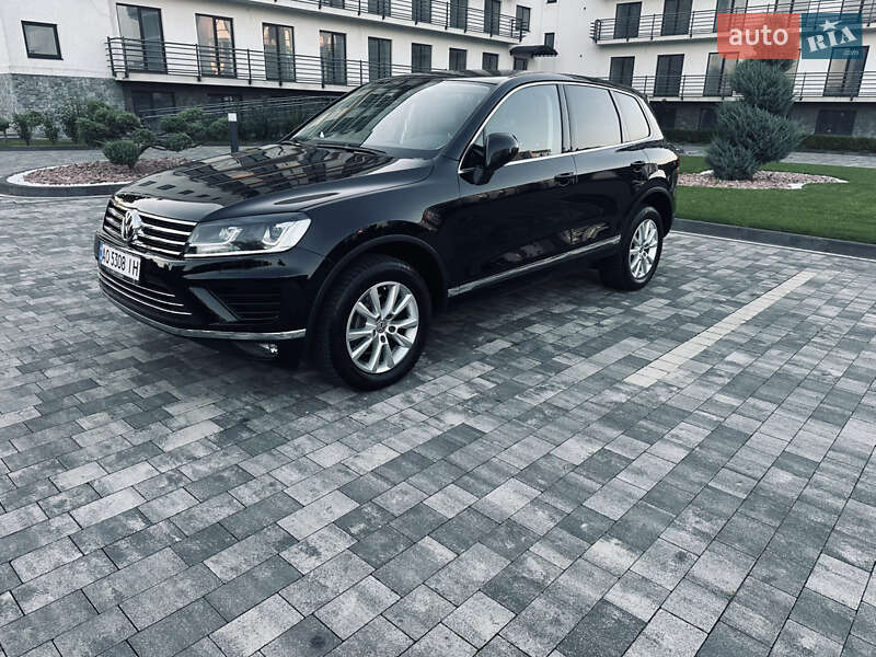 Внедорожник / Кроссовер Volkswagen Touareg 2017 в Мукачево