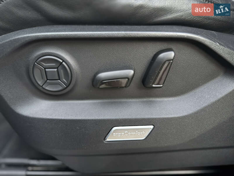 Внедорожник / Кроссовер Volkswagen Touareg 2019 в Ровно