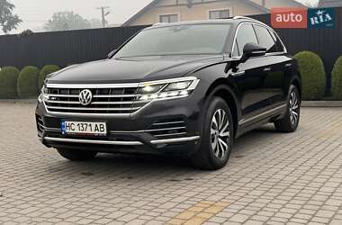 Внедорожник / Кроссовер Volkswagen Touareg 2019 в 
