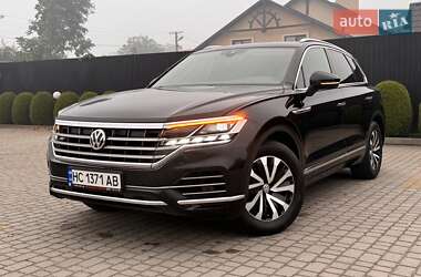 Внедорожник / Кроссовер Volkswagen Touareg 2019 в 
